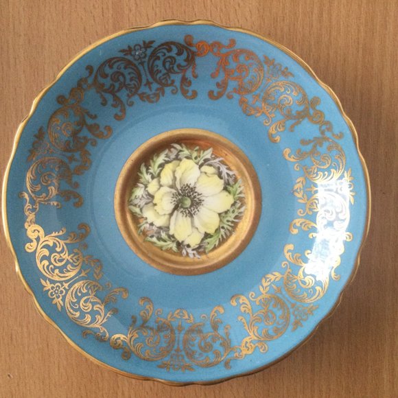 TWO PARAGON BONE CHINA BY APPOINTMENT ENGLAND SAUCER PLATES - Picture 2 of 5